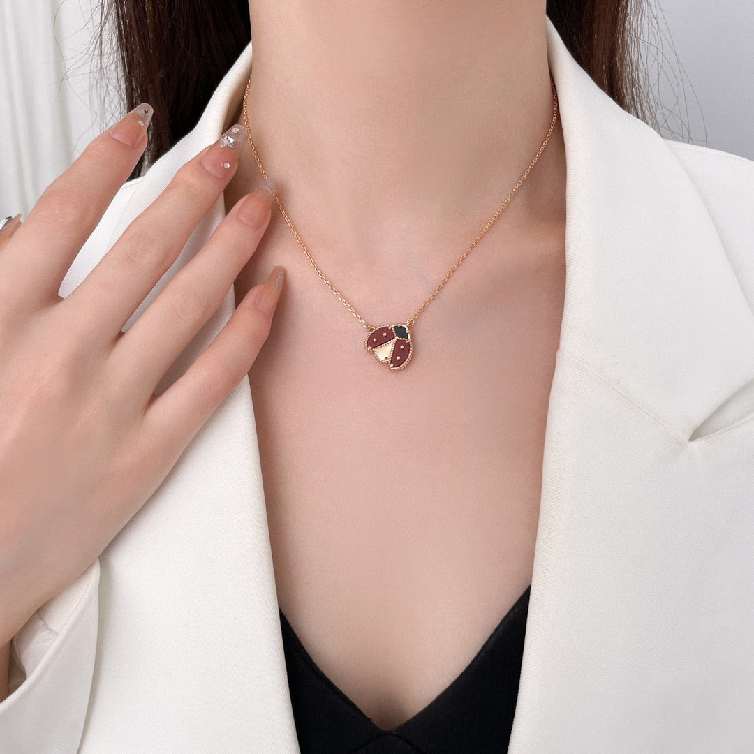 [✨ROSE✨]LUCKY  CARNELIANS LADYBUG NECKLACE