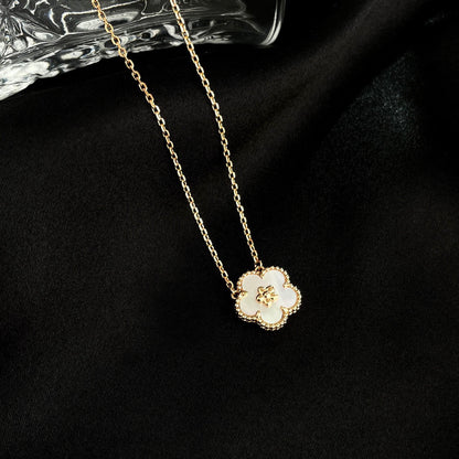 [✨ROSE✨]LUCKY  WHITE MOP  PLUM BLOSSOM NECKLACE