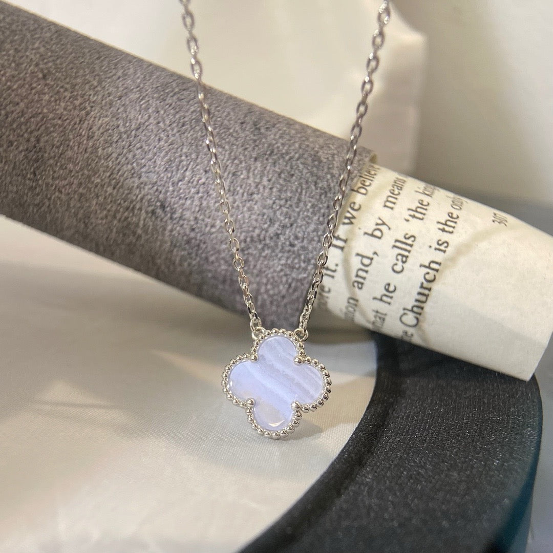 [✨ROSE✨]CLOVER 15MM BLUE CHALCEDONY NECKLACE SILVER