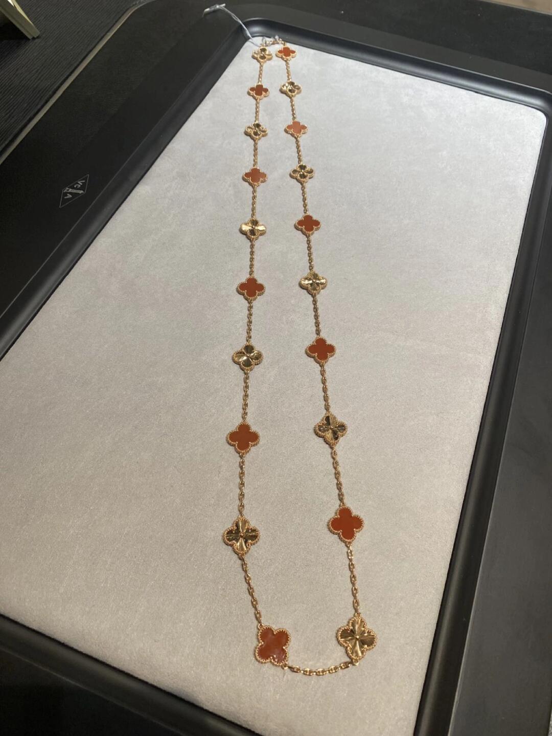 [✨ROSE✨]CLOVER 20 FLOWER RED GEMSTONE LASER GOLD NECKLACE