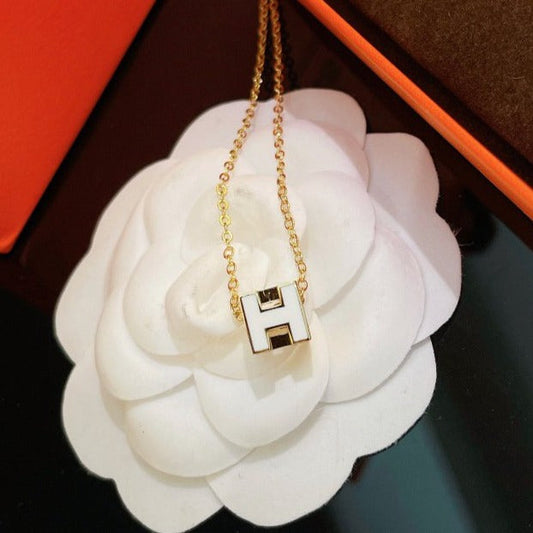 [✨ROSE✨]H WHITE SQUARE GOLD NECKLACE