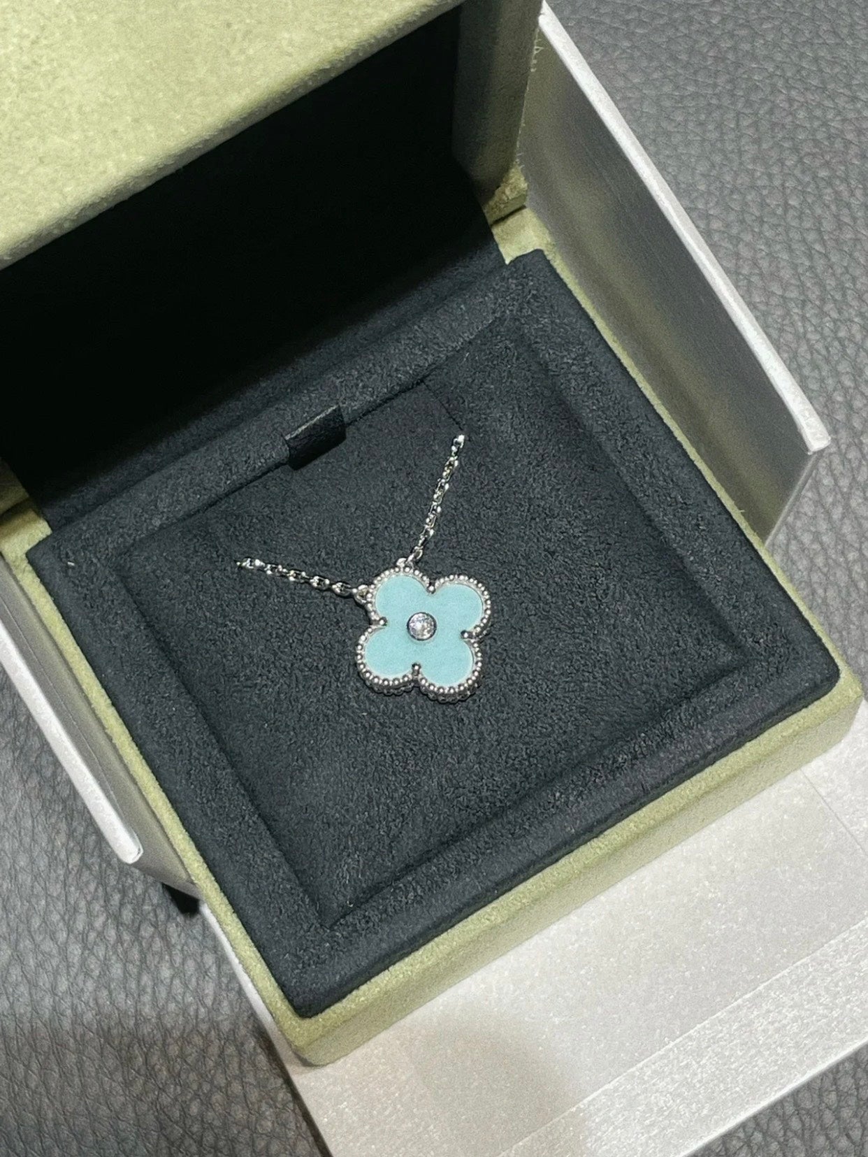 [✨ROSE✨]CLOVER 1 DIAMOND LIGHT BLUE SILVER NECKLACE