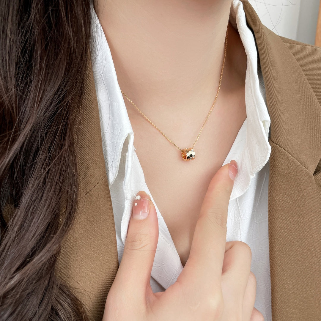 [✨ROSE✨]BEE MINI PEDANT DIAMOND NECKLACE