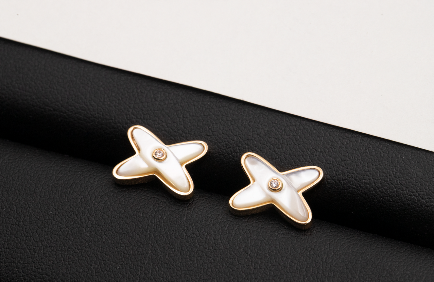 [✨ROSE✨]JEUX DE WHITE MOP ROSE GOLD DIAMOND EARRINGS