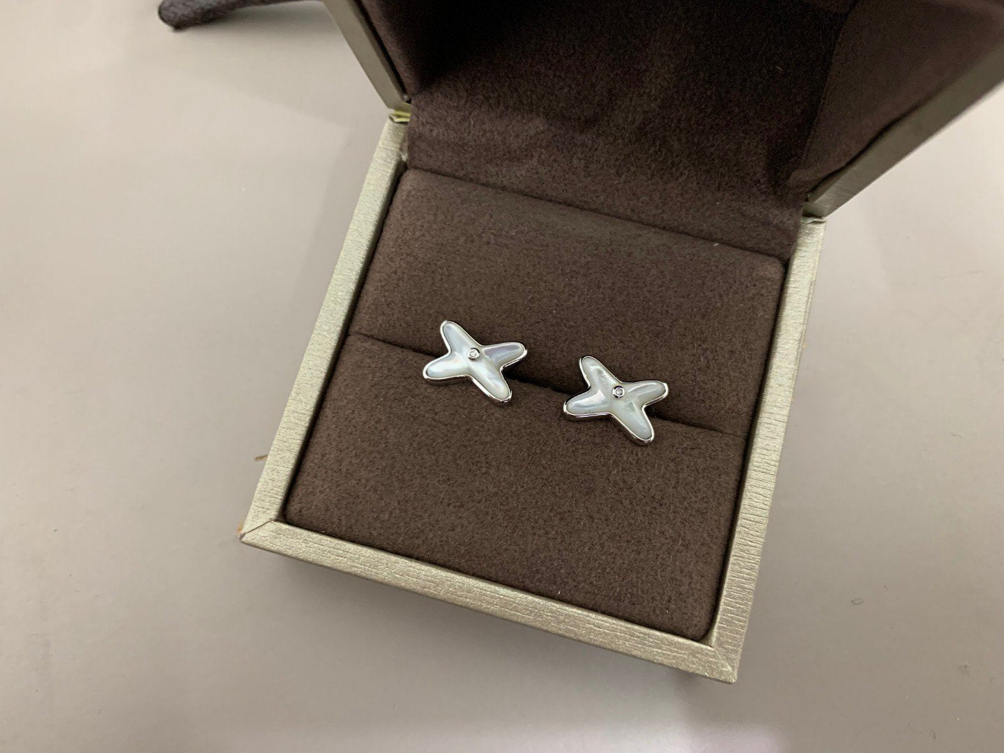 [✨ROSE✨]JEUX DE WHITE MOP SILVER DIAMOND EARRINGS