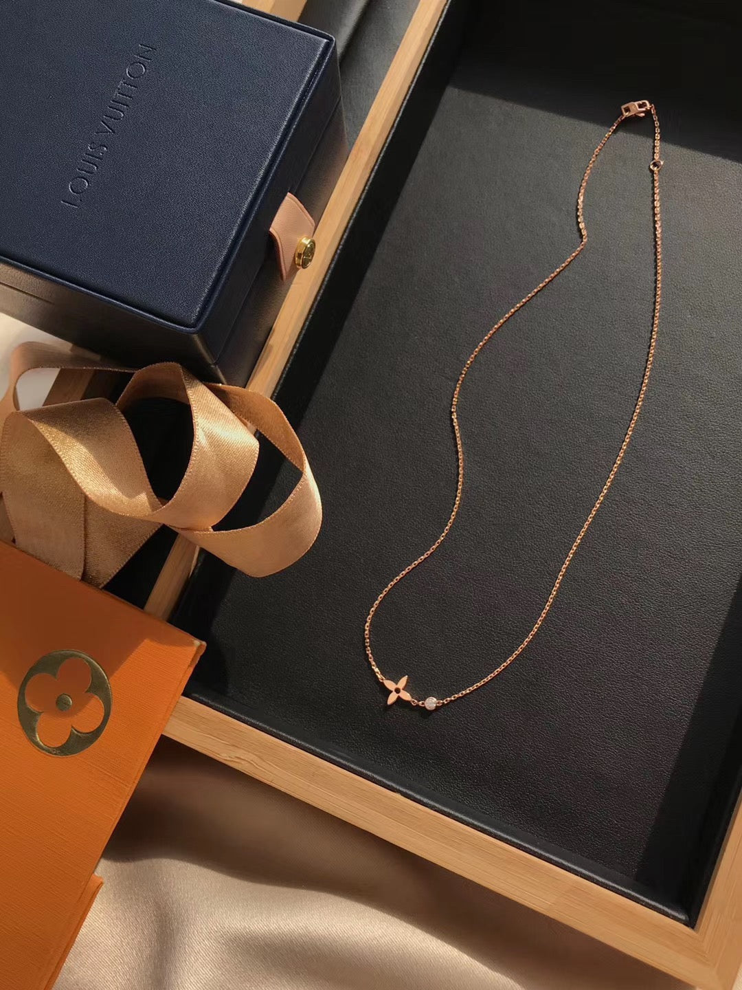 [✨ROSE✨]BLOSSOM PENDANT PINK GOLD AND DIAMOND
