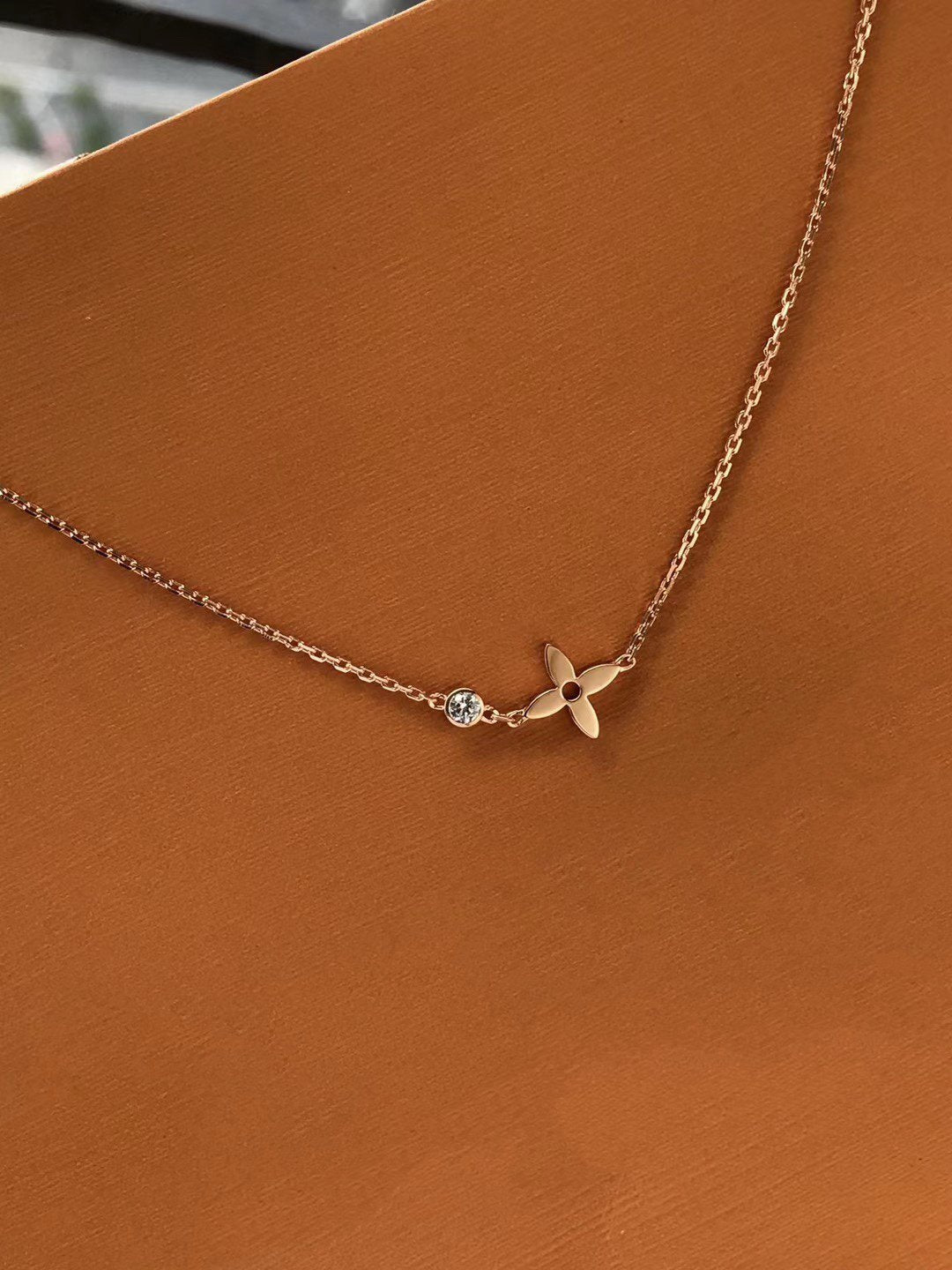 [✨ROSE✨]BLOSSOM PENDANT PINK GOLD AND DIAMOND