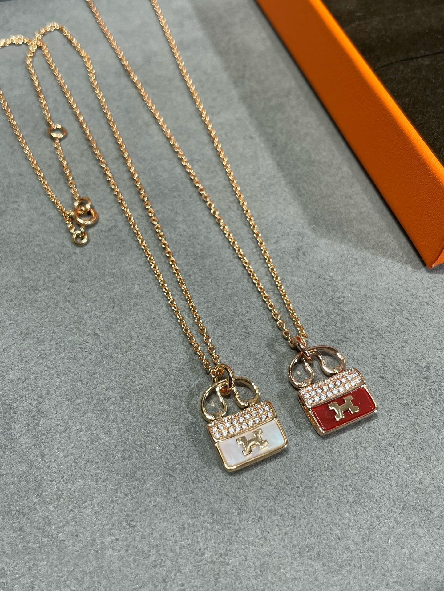 [✨ROSE✨]H CIRCE MOISSANITE PENDANT NECKLACE GOLD