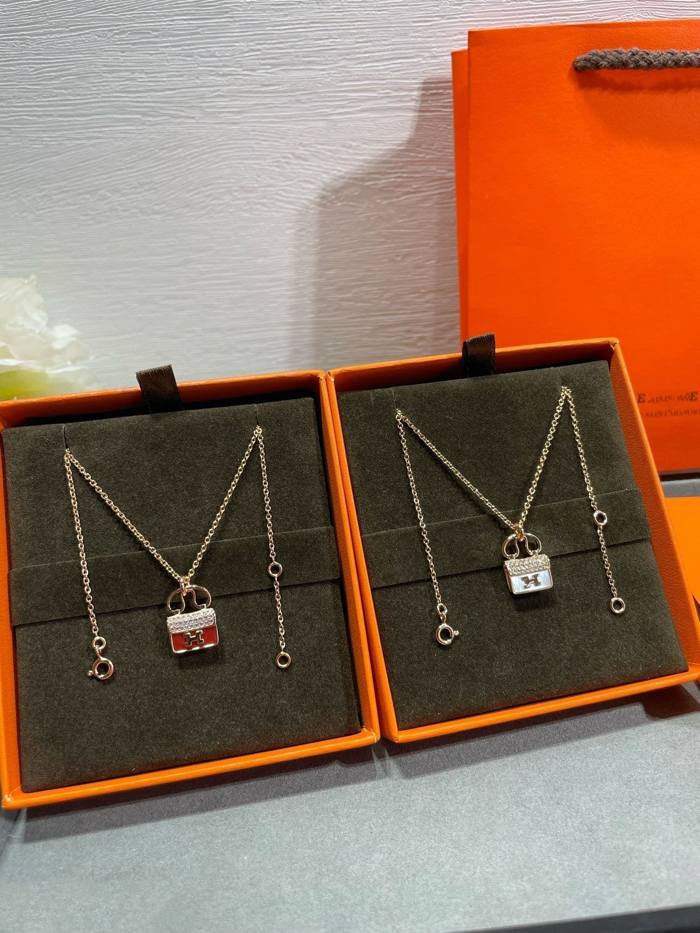 [✨ROSE✨]H CIRCE MOISSANITE PENDANT NECKLACE GOLD