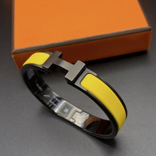 [✨ROSE✨]CLIC HM SO BLACK YELLOW BRACELET