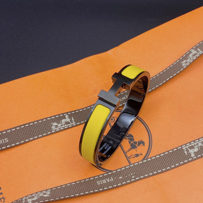 [✨ROSE✨]CLIC HM SO BLACK YELLOW BRACELET