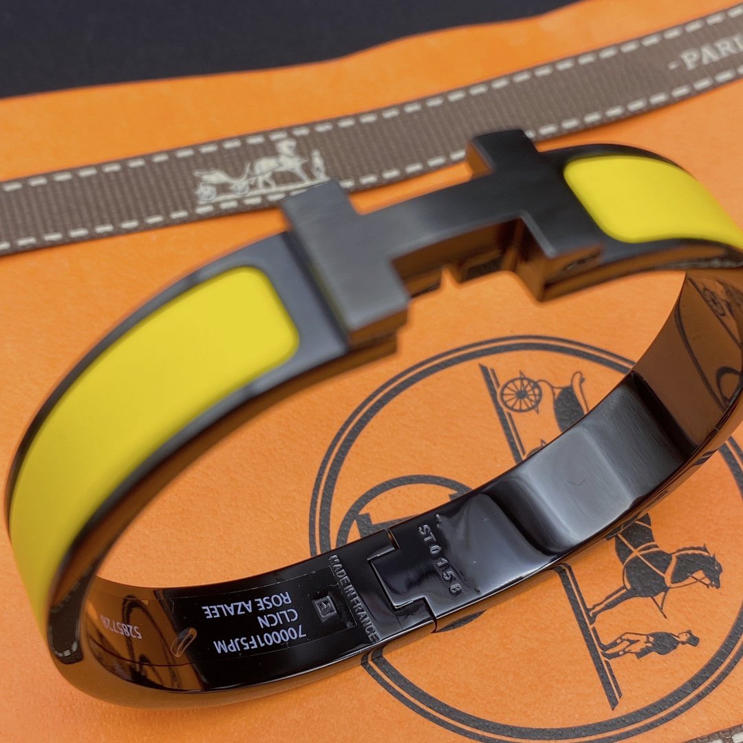 [✨ROSE✨]CLIC HM SO BLACK YELLOW BRACELET