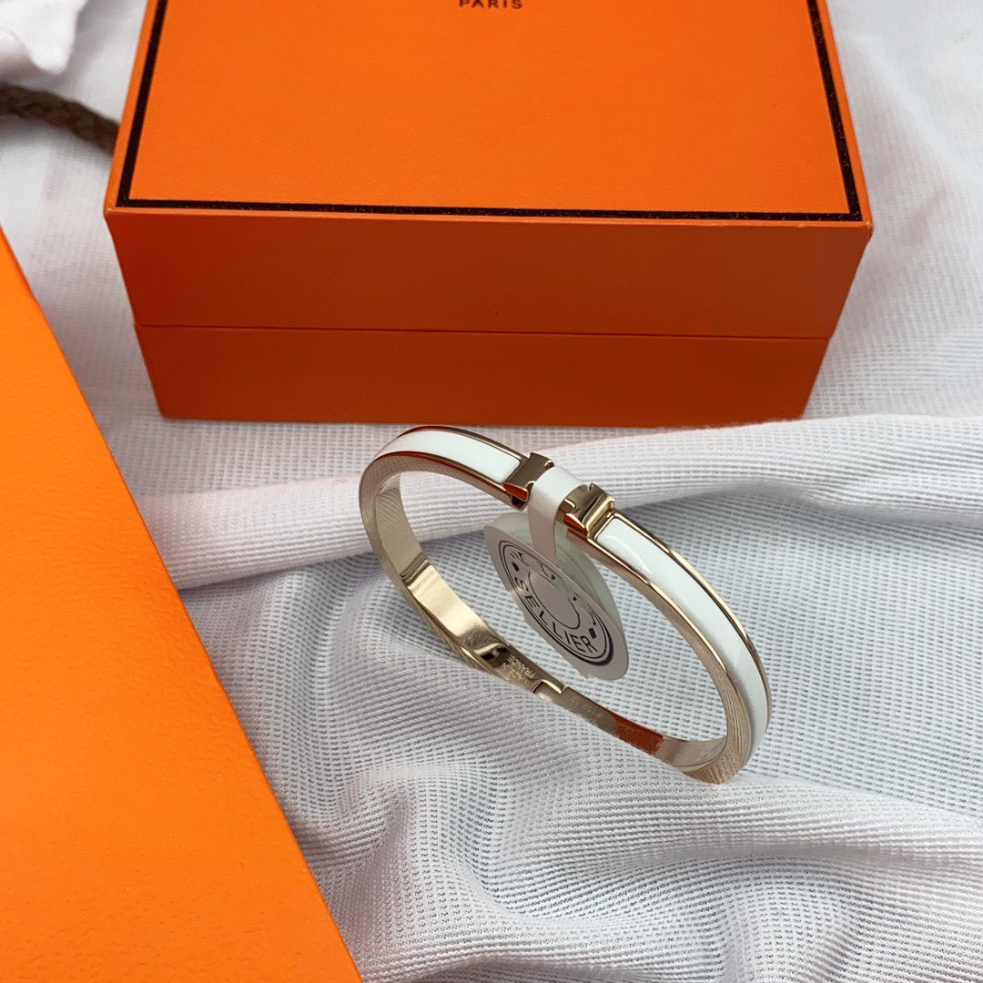 [✨ROSE✨]CLASSIC HM CLIC WHITE 8MM ENAMEL BRACELET