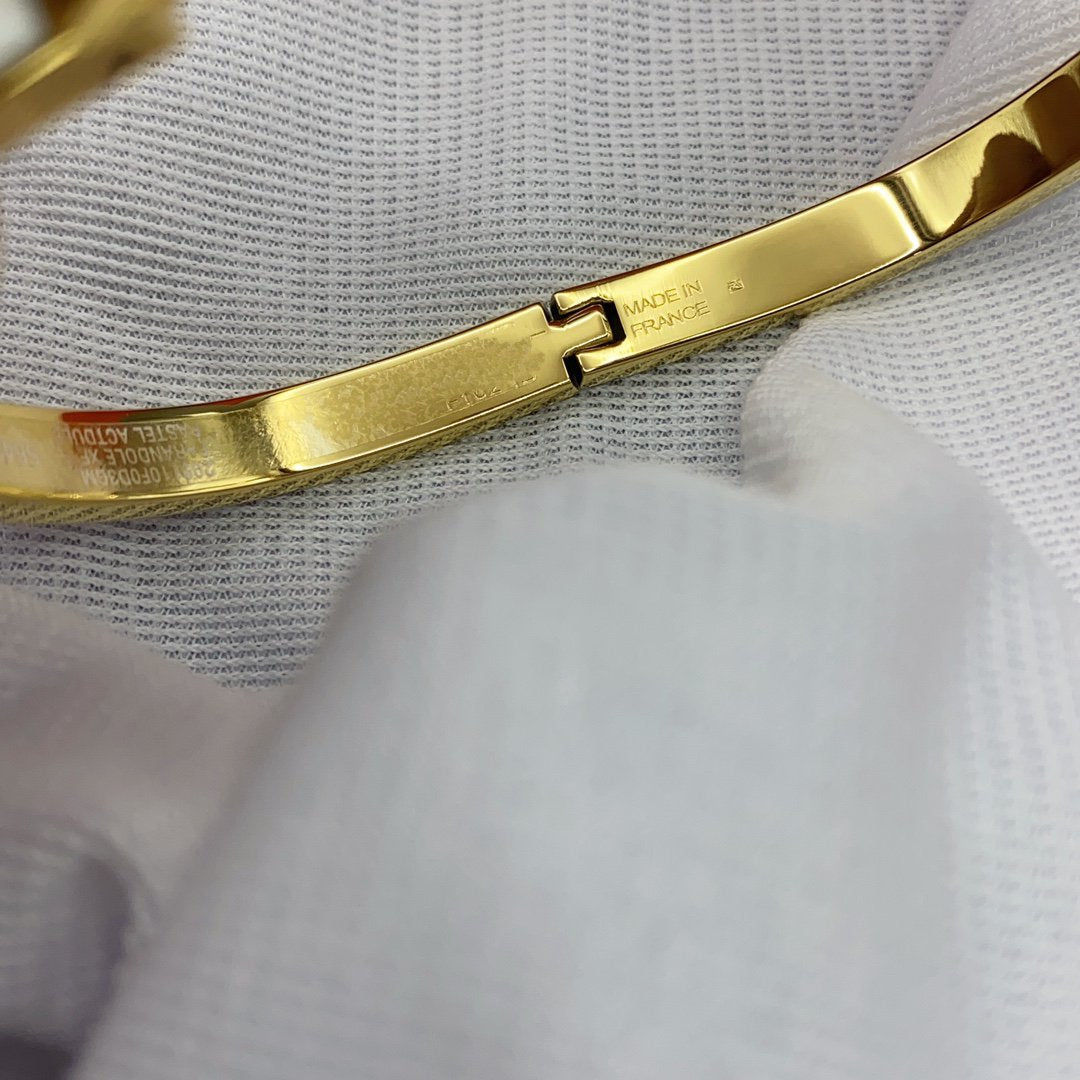 [✨ROSE✨]CLASSIC HM CLIC WHITE 8MM ENAMEL BRACELET