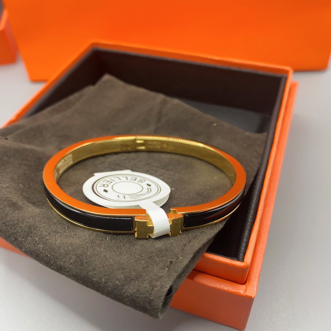 [✨ROSE✨]CLASSIC HM CLIC BLACK 8MM ENAMEL BRACELET