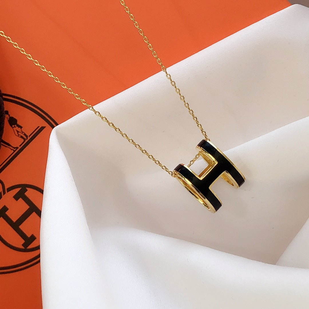 [✨ROSE✨]HM CLIC BLACK ENAMEL GOLD NECKLACE