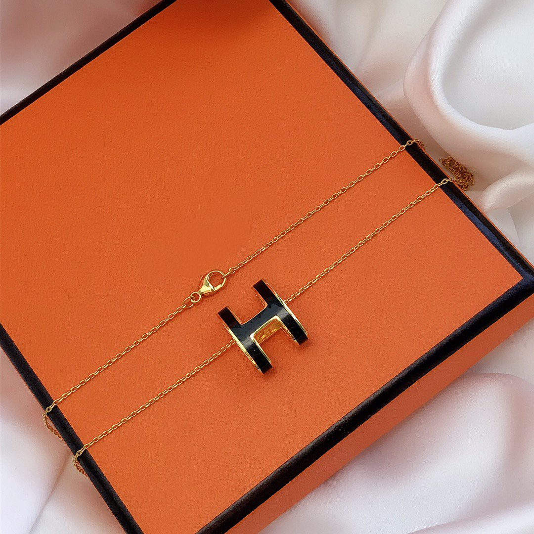 [✨ROSE✨]HM CLIC BLACK ENAMEL GOLD NECKLACE