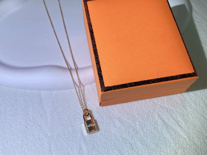 [✨ROSE✨]HM ADVANCED NICHE LOCK HEAD NECKLACE DIAMONDS