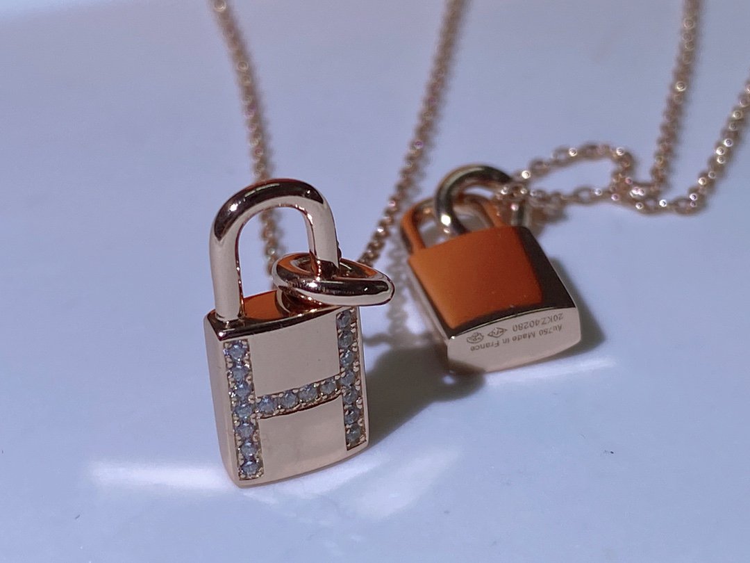 [✨ROSE✨]HM ADVANCED NICHE LOCK HEAD NECKLACE DIAMONDS