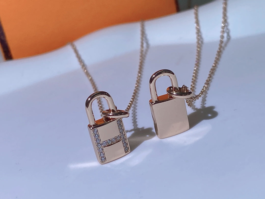 [✨ROSE✨]HM ADVANCED NICHE LOCK HEAD NECKLACE DIAMONDS