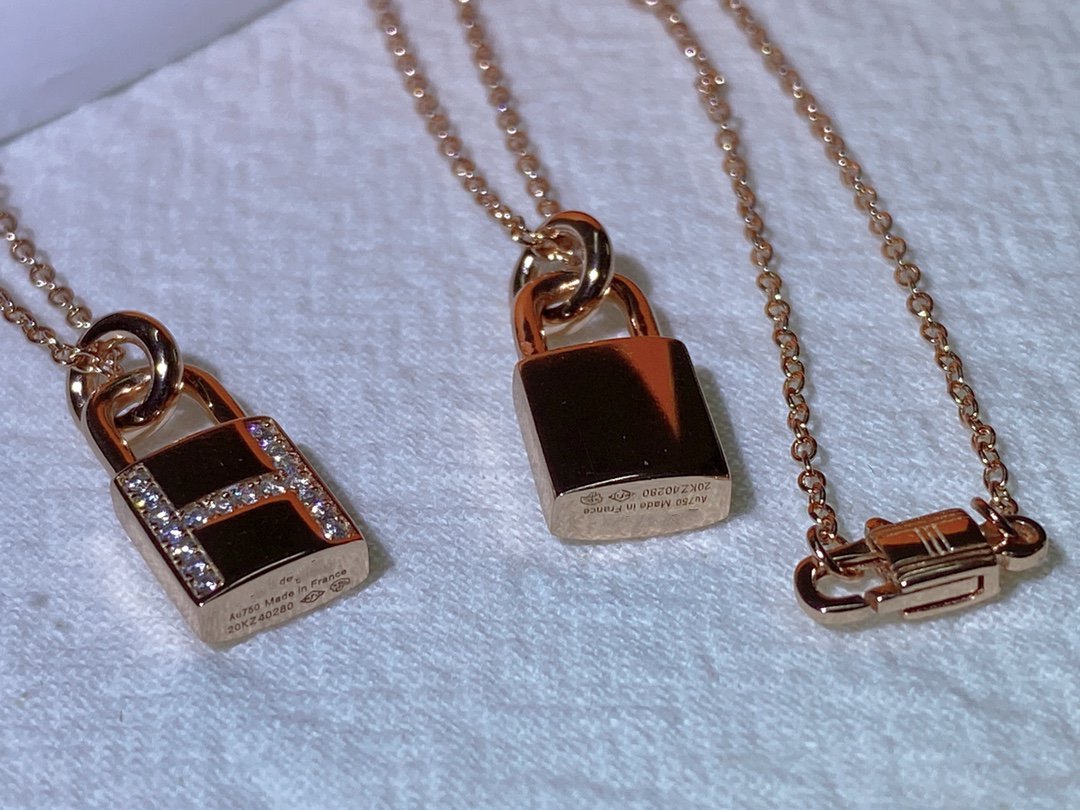 [✨ROSE✨]HM ADVANCED NICHE LOCK HEAD NECKLACE DIAMONDS