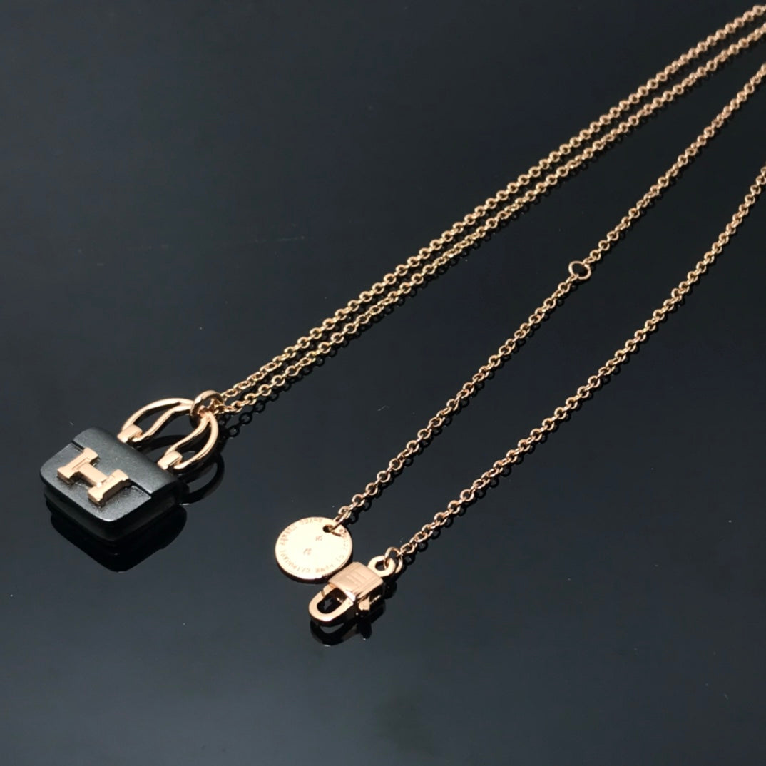 [✨ROSE✨]WOMEN'S HM AMULETTES CONSTANCE PENDANT NECKLACE