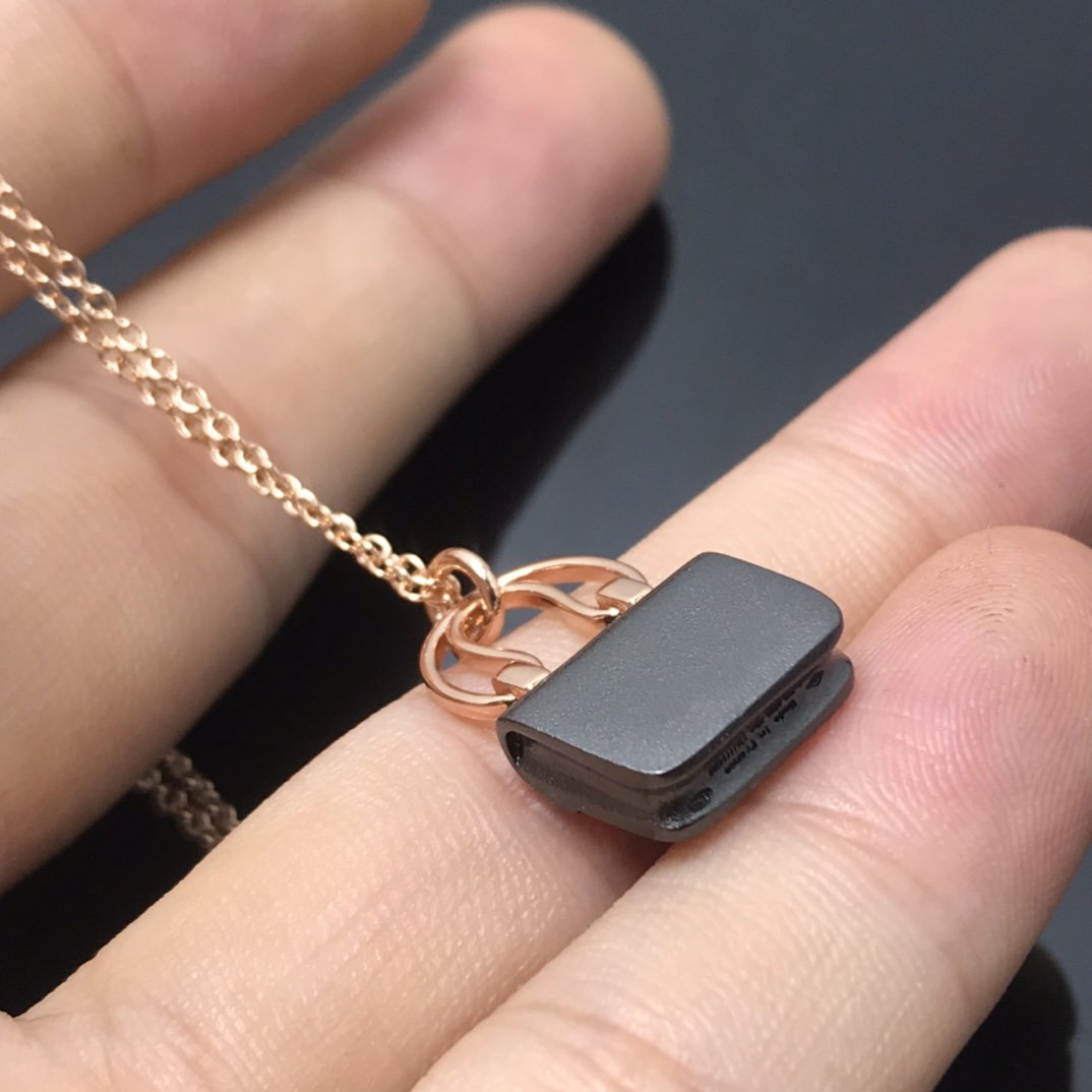 [✨ROSE✨]WOMEN'S HM AMULETTES CONSTANCE PENDANT NECKLACE