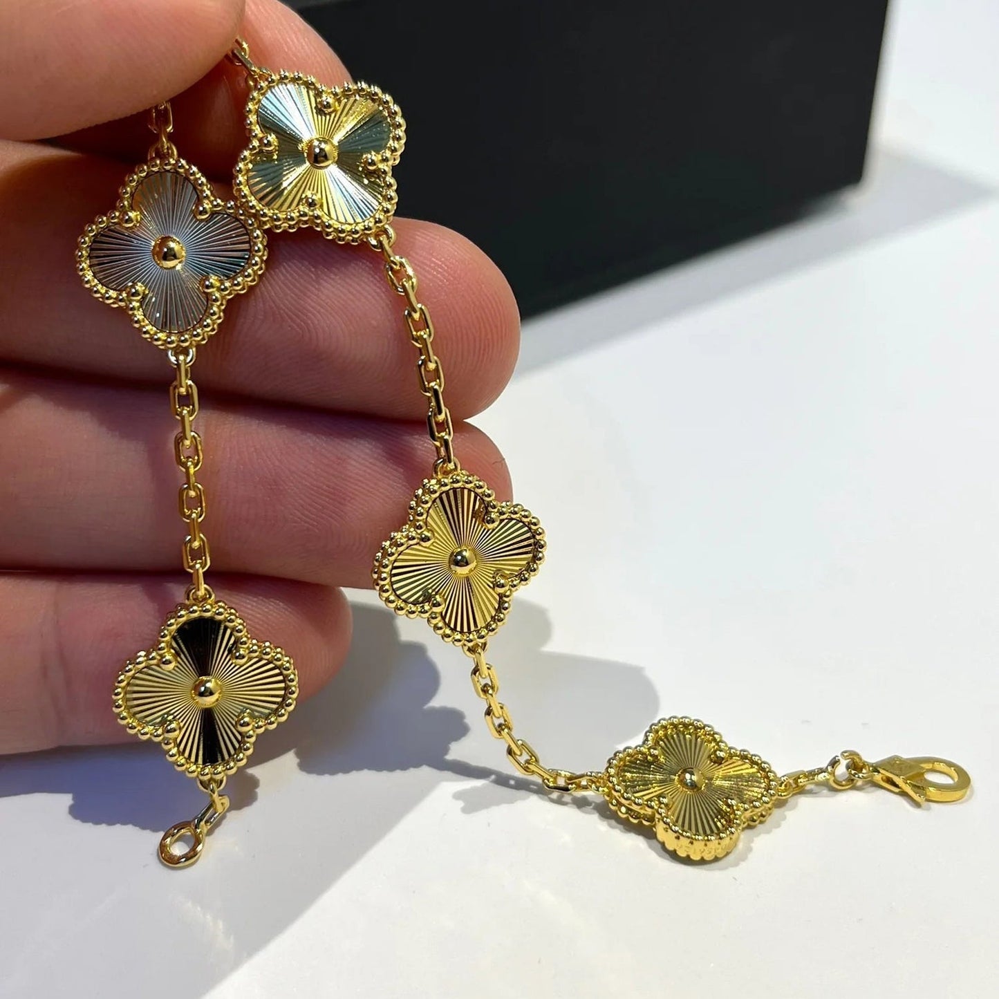 [✨ROSE✨]CLOVER 5 FLOWERS LASER BRACELET