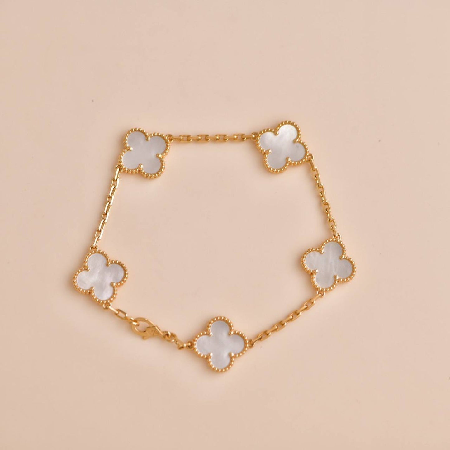 [✨ROSE✨]CLOVER  5 MOTIF WHITE MOP BRACELET