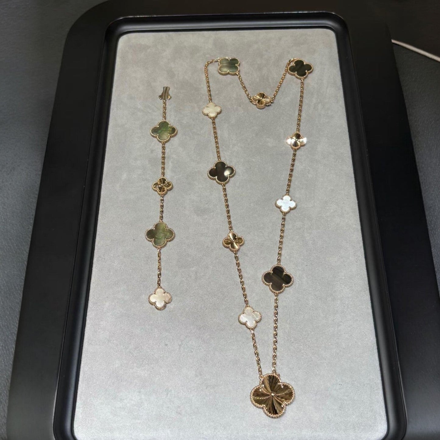 [✨ROSE✨]DETACHABLE CLOVER 15(11+4) FLOWER ROSE GOLD NECKLACE SET