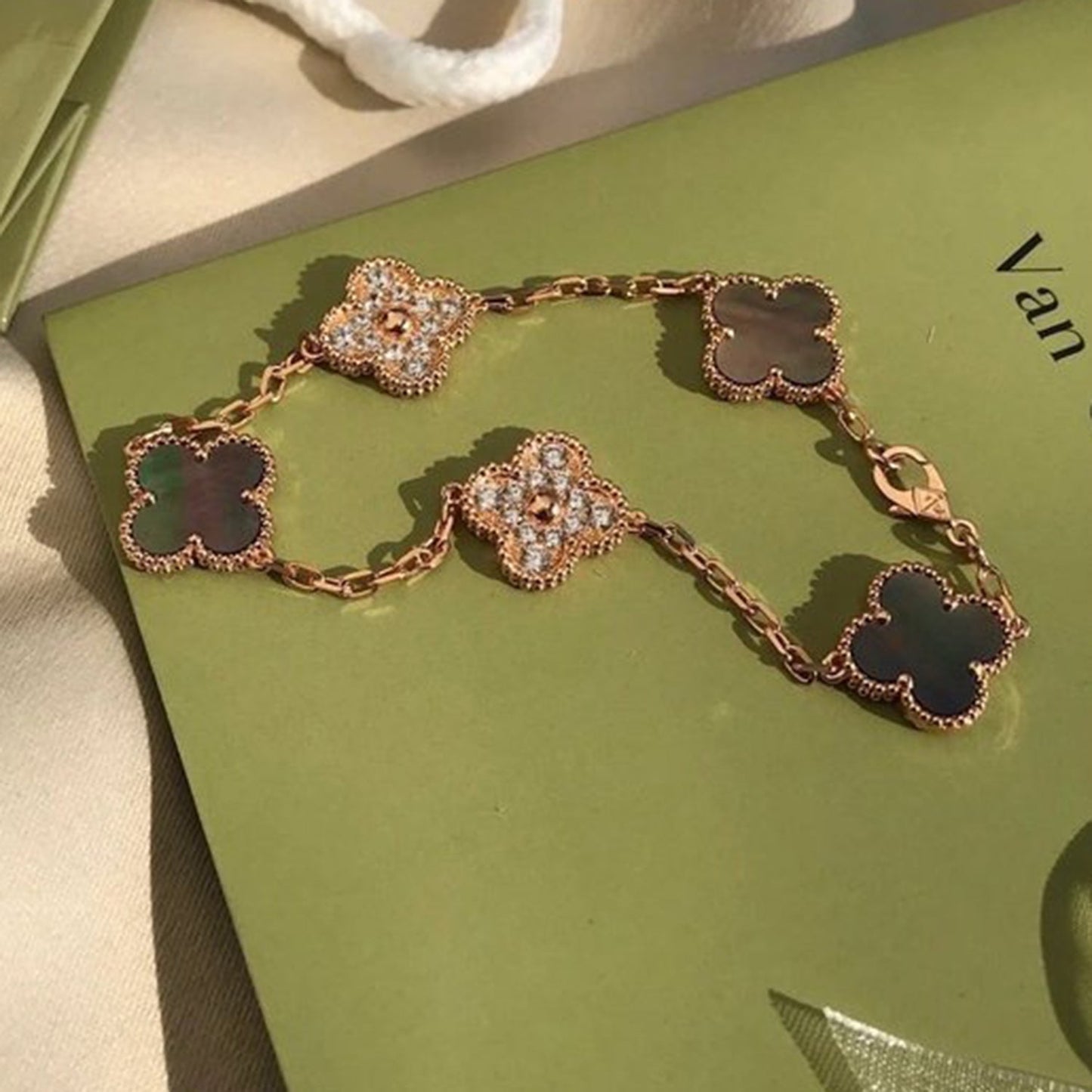 [✨ROSE✨]CLOVER 5 MOTIF GRAY MOP DIAMOND BRACELET