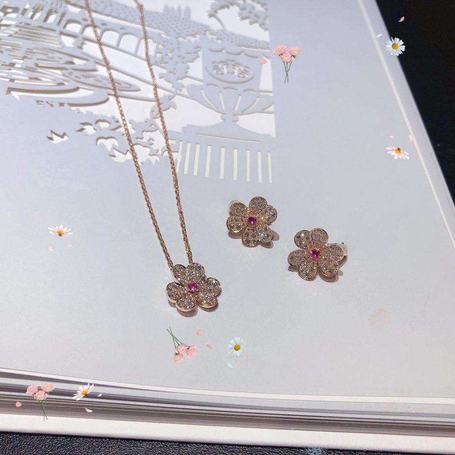 [✨ROSE✨]FRIVOLE PINK GOLD FLOWER DIAMOND EARRINGS