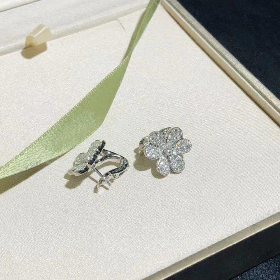 [✨ROSE✨]FRIVOLE SILVER FLOWER DIAMOND EARRINGS