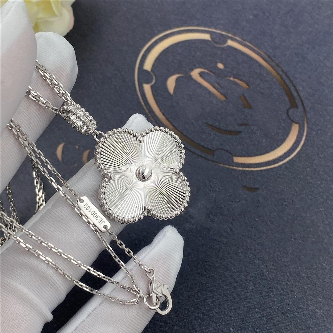 [✨ROSE✨]CLOVER 25MM SILVER BIG CLOVER NECKLACE