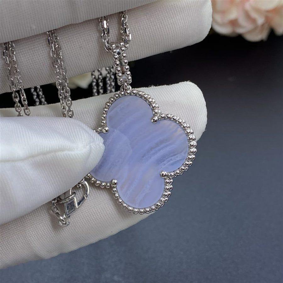 [✨ROSE✨]CLOVER SILVER CHALCEDONY BIG CLOVER NECKLACE