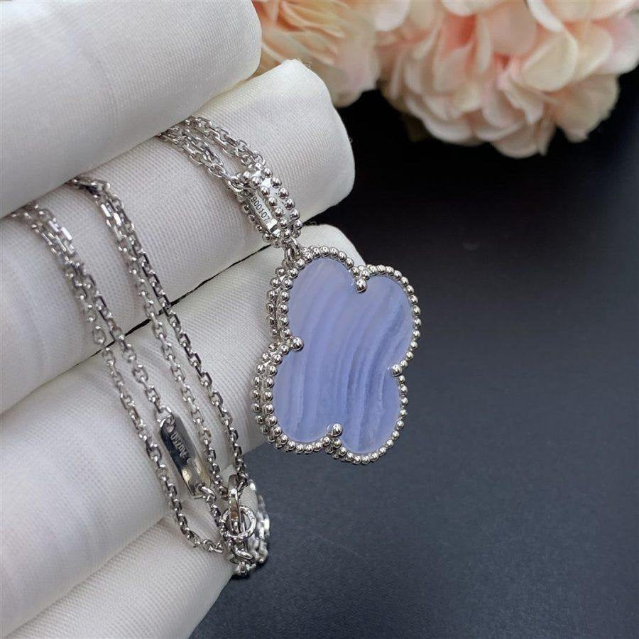 [✨ROSE✨]CLOVER SILVER CHALCEDONY BIG CLOVER NECKLACE