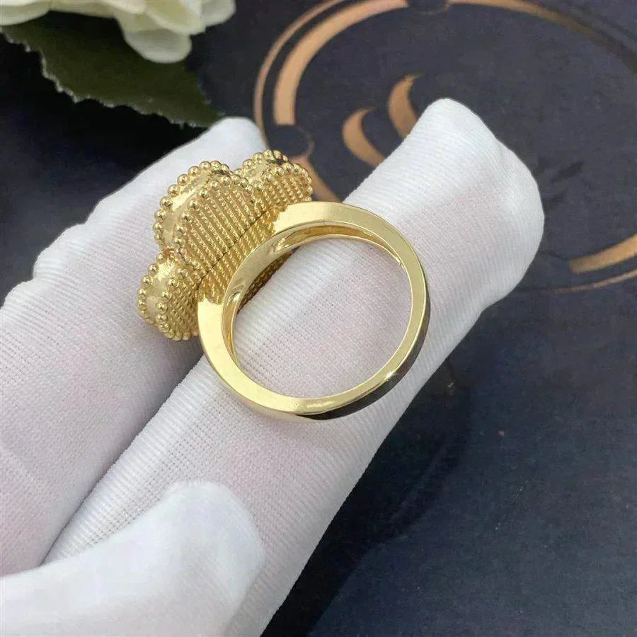 [✨ROSE✨]CLOVER WHITE MOP RING