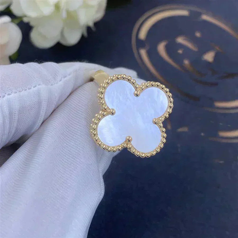 [✨ROSE✨]CLOVER WHITE MOP RING