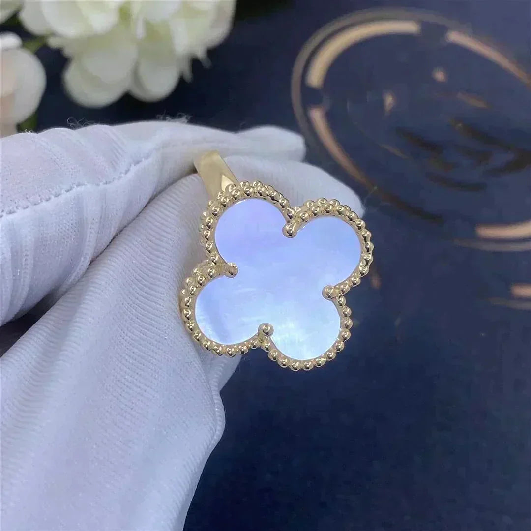 [✨ROSE✨]CLOVER WHITE MOP RING