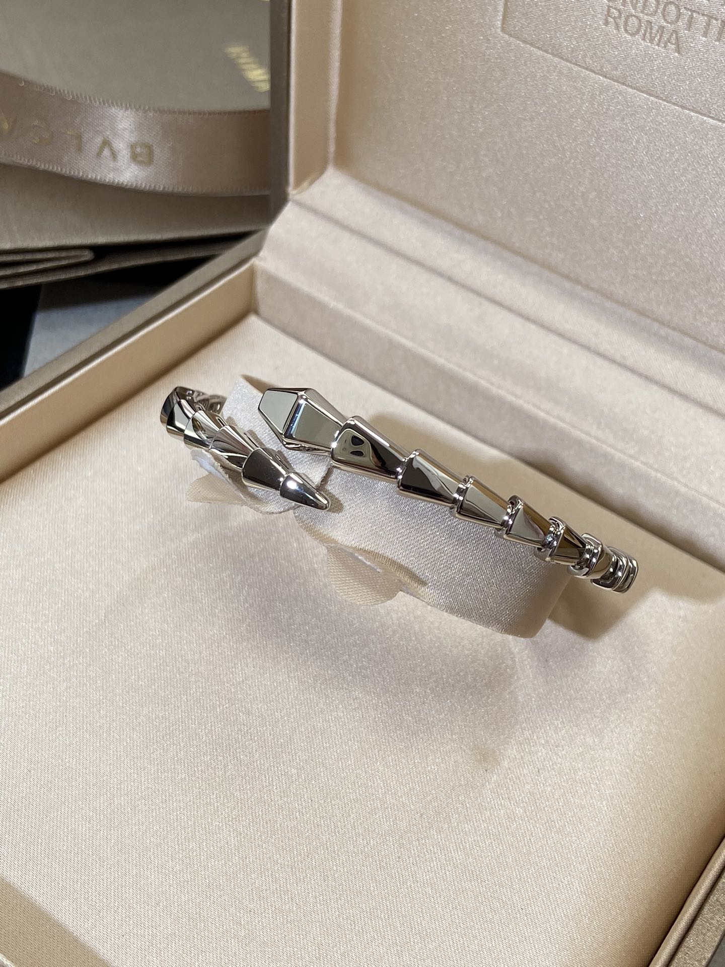 [✨ROSE✨]SERPENTI VIPER SILVER BRACELET