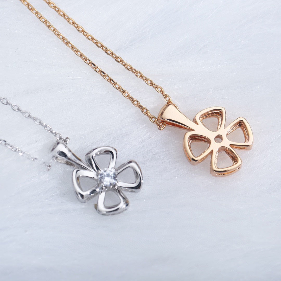 [✨ROSE✨]FIOREVER NECKLACE DIAMOND CENTER
