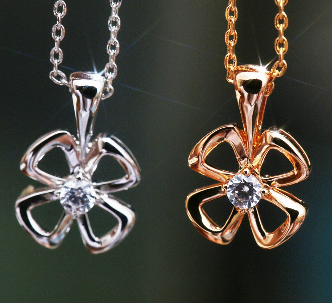 [✨ROSE✨]FIOREVER NECKLACE DIAMOND CENTER
