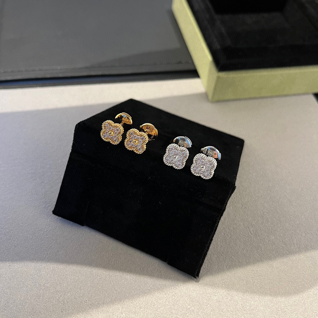 [✨ROSE✨]CLOVER MINI DIAMOND STUD EARRINGS