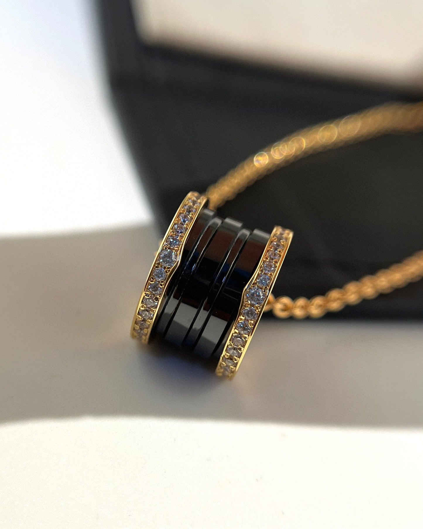 [✨ROSE✨]ZERO 1 BLACK CERAMIC DIAMOND PINK GOLD NECKLACE