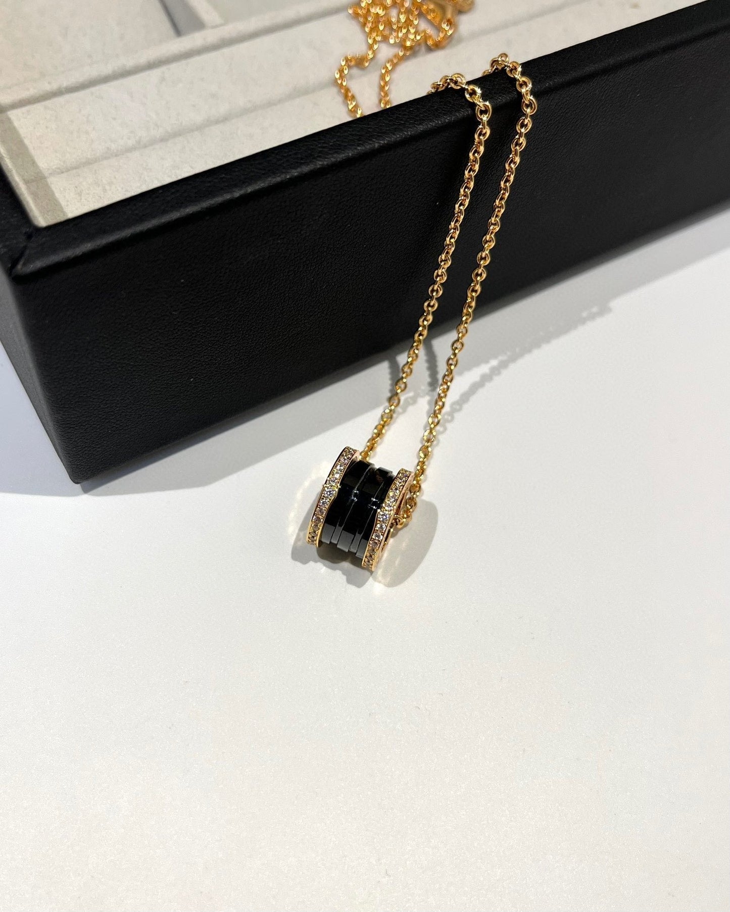 [✨ROSE✨]ZERO 1 BLACK CERAMIC DIAMOND PINK GOLD NECKLACE
