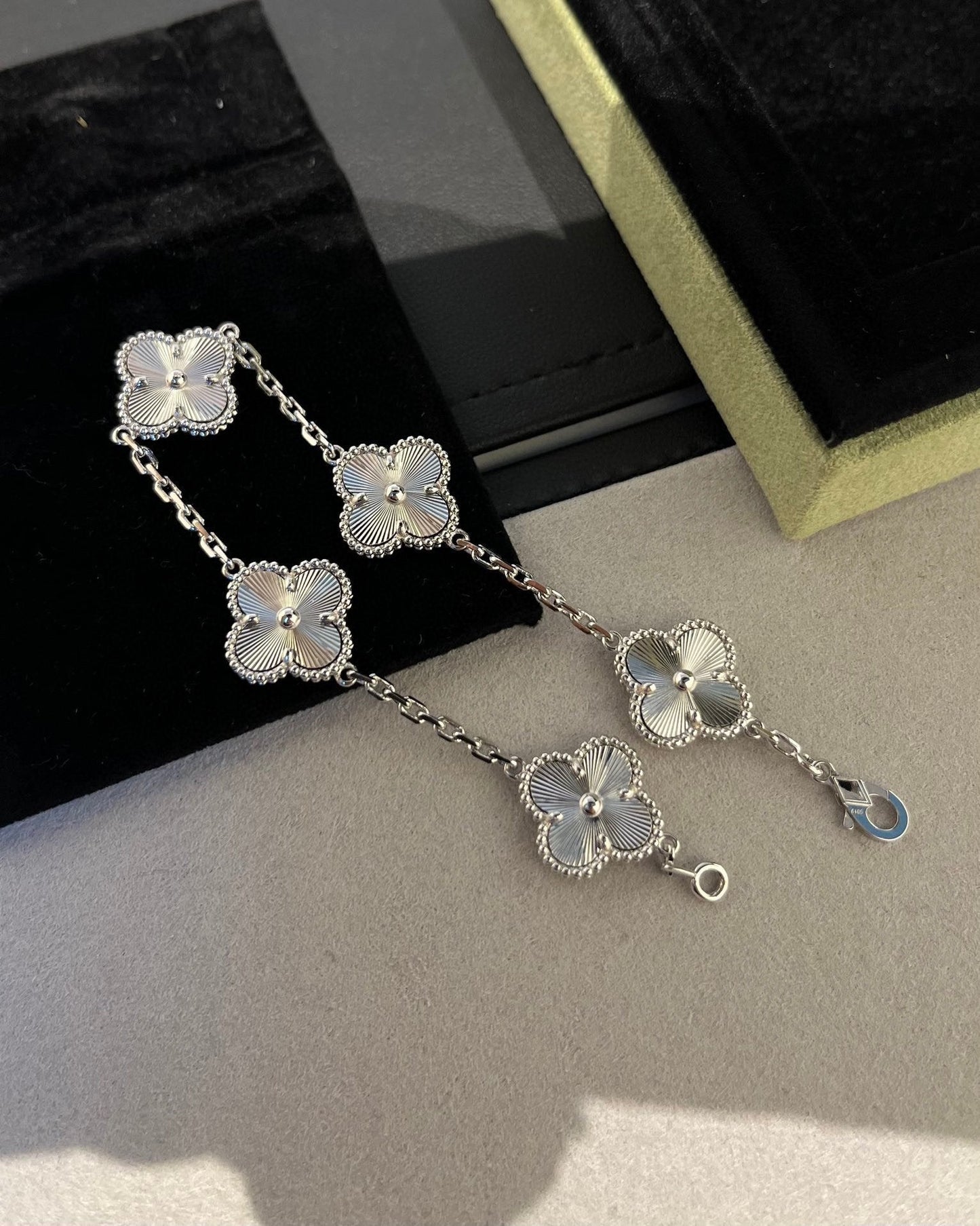 [✨ROSE✨]CLOVER SILVER 5 MOTIFS BRACELET